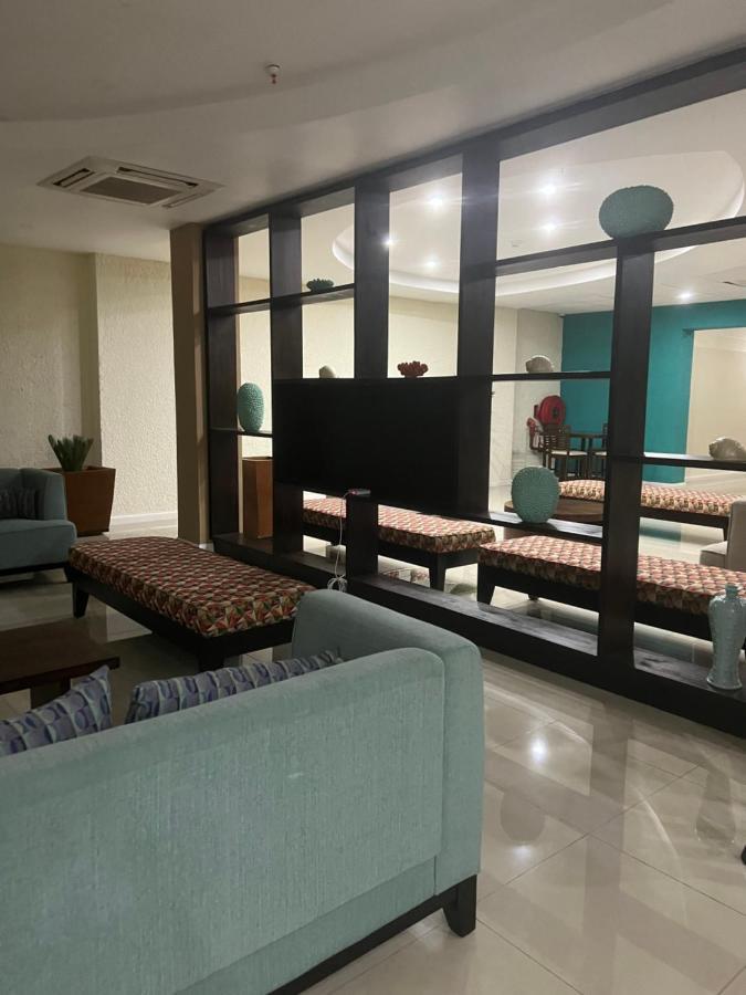 Bayfront Villa & Apartment Портмор Екстериор снимка