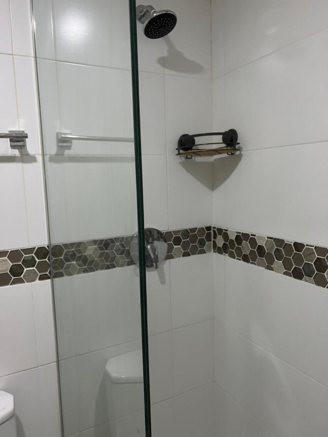 Bayfront Villa & Apartment Портмор Екстериор снимка