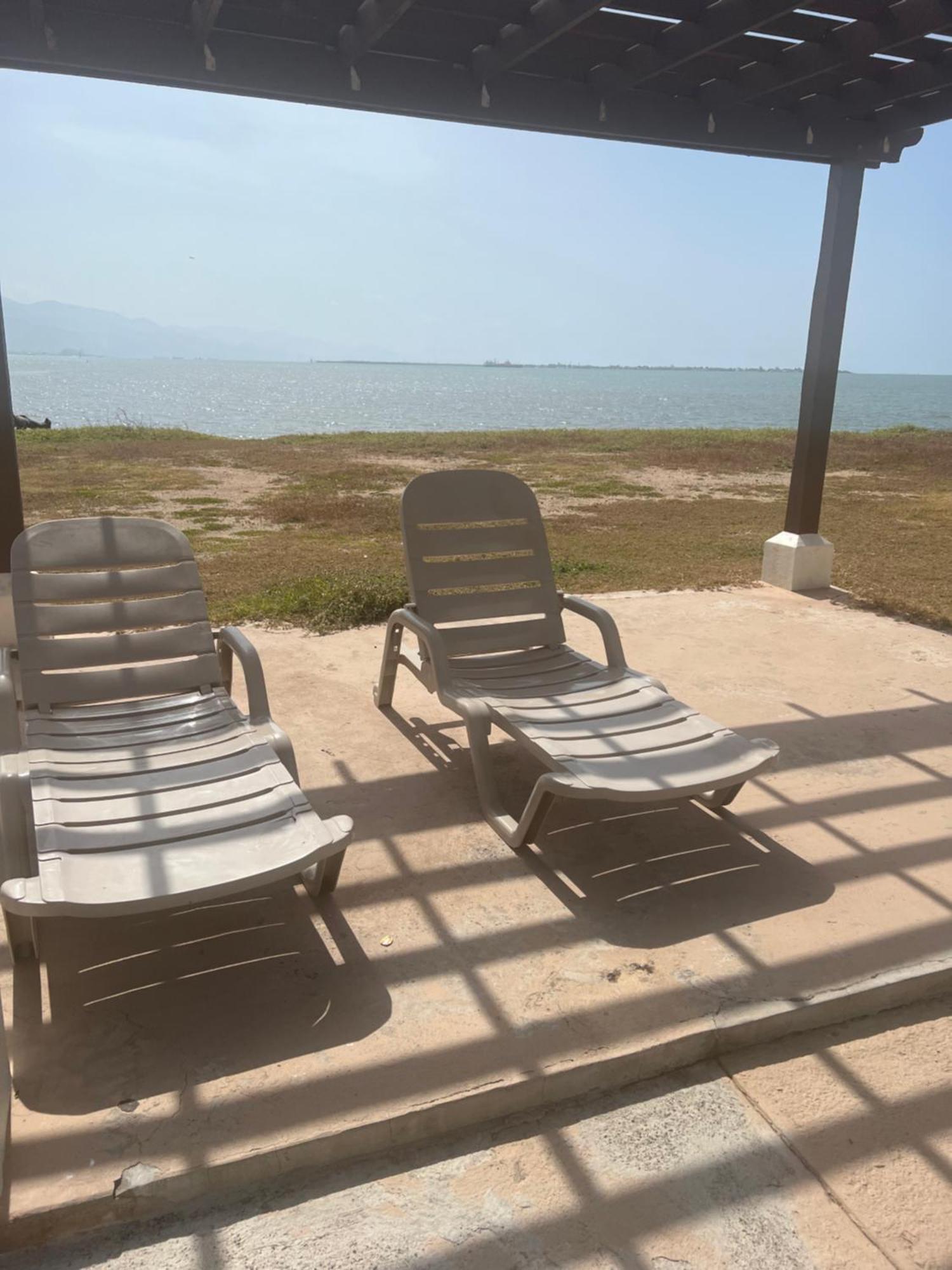 Bayfront Villa & Apartment Портмор Екстериор снимка